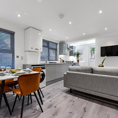 Lovely 2 Bedroom Apartment In Greater London Londres Exterior foto